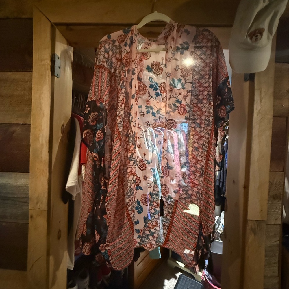 Time and Tru Pink Floral Kimono